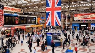 A Walk Through The London Victoria Station London England [upl. by Maura334]